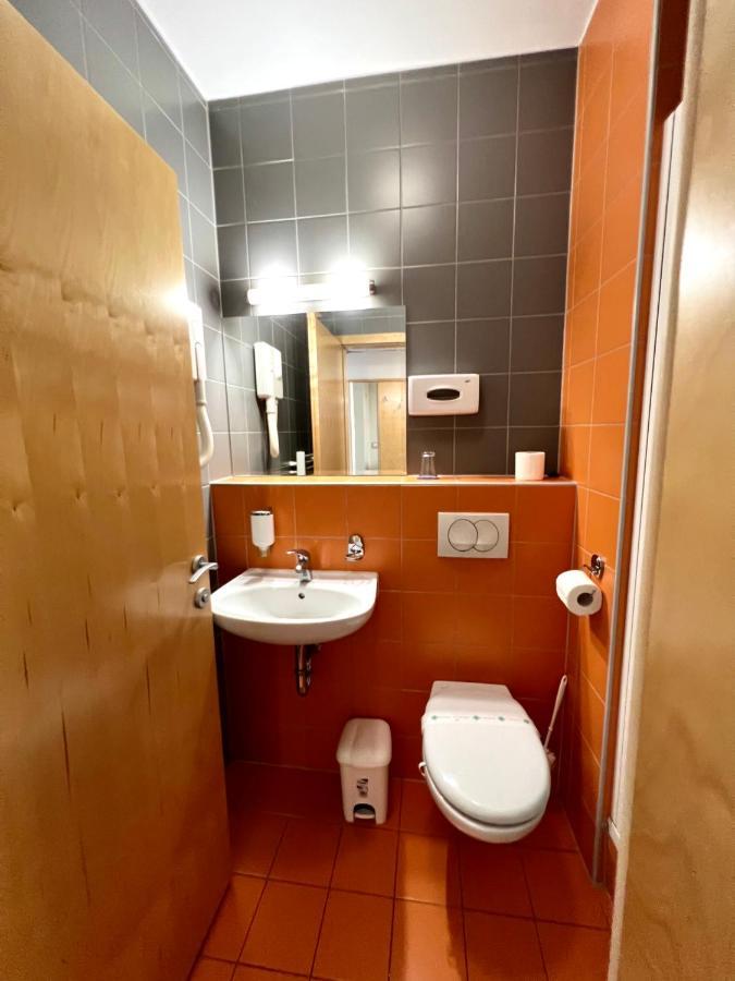 Hotel Jeruzalem Лютомер Экстерьер фото